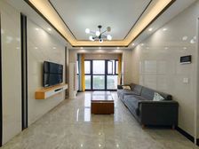 融创望江府 装修交楼 电梯三房 交通便捷 正南北双阳台