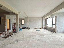 刘家坪 次新房 带大花园和两层地下室 可双 两站解放碑