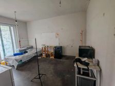 绿地逸湾 产权清晰 高绿化 中间楼层 装修好 满五