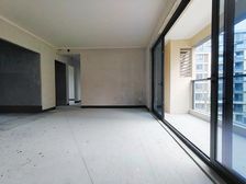 龙湖焕城林屿 电梯房 正南朝向 小三房 临地铁