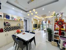 沿海丽水佳园 精装三房 业主诚意出售 向南 价格可商量!