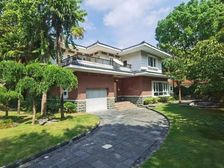 西郊华城新挂牌!主管道旁大宅,花园800平集中朝南,带大露台