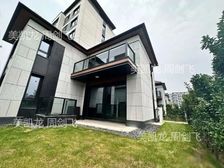 青浦世外旁 近17号地铁口 次新小区 别墅 采光好 急售