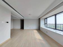 三面环幕观景 大面宽横厅带大飘窗 两房朝南 俯瞰蟠龙古镇