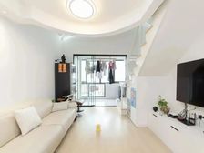 专属委托,2年前的精装,拎包入住,电梯复式,业主诚意出售。