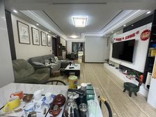 单价5880平,一楼带院子精装好房,全屋品牌家具家电,可刀
