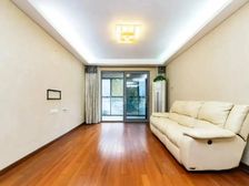 电梯总高八楼南北通透,08年小区车位充足,12号线300米