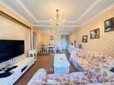 晋愉九龙湾 三房 装修很好,后门就是地铁站