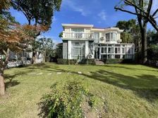 三面环自然大河 满五 占地800平 看房方便 可停5部车