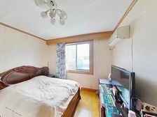 边套户型,阳光充足,拐角阳台利用率高,近地铁15号线!