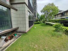 101板块万科金域澜湾 106平的大3房2卫,室外可做花园