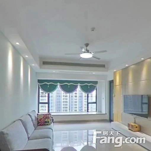 保利天悦新出3室,干净清爽家电全配,交通便利配套齐全 近地铁