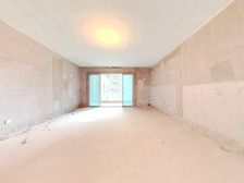 176平毛坯户型,客餐厅出阳台 满五年户型安静 1100万