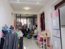 朋友房子,绿地品质商品房单价两万,中间楼层自住装修看房有钥匙