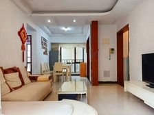 风临花语岸4房 中间楼层采光好 小区环境舒服 电梯房 精装修