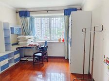 大营坡金狮小区精装4房带车位步梯三楼贵医地铁口700