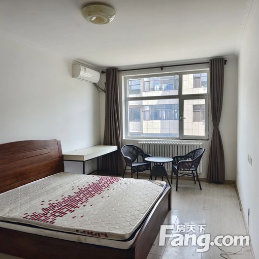 园博园斜对面 个人一居室 配套齐全 交通便利 临近地铁