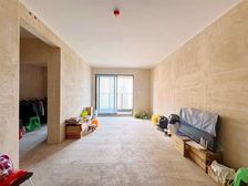 新上房源 必看好房丶彩云湖畔 次新小区(轻轨站旁边)视野开阔