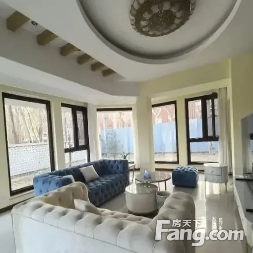 6间房 业主包物业和取暖 随时可以看房 小区就这套精装修