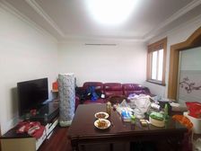 新上育秀三房 全明户型 位置好中层,有车位有车棚 近育秀菜场