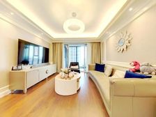 新上湖畔花园 湖景大四房 采光刺眼 拎包入住 随时看房!