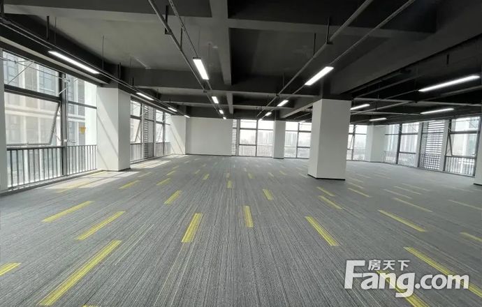 地铁口40米!整层办公!带阳台展示位!天安万达广场客户看过来