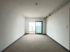 超大社区罕见户型,长嘉汇五期 168万 3室2厅1卫 普通装