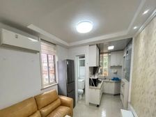 边套一房一厅,房东急降30W,看房有钥匙,带车位,近地铁。