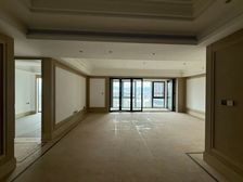 两路口 重庆中心三房400万