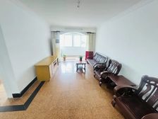 临近沃尔玛商圈 带车库 看房有钥匙 楼间距宽 房东诚心卖