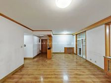 历山路 交通便利 山师附小旁 大院停车方便 急售 产权清晰