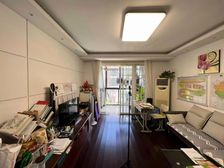 绿地南桥新苑 临地铁 购物方便 装修好 中间楼层 诚售!