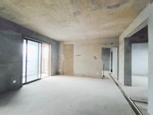 正地铁口次新小区 带大露台 南北通透大四房 清水毛坯