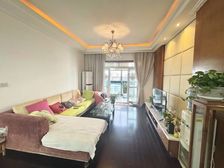 业主定房急出 东川路地铁口 飞机户型三房 层高三 五 有车位