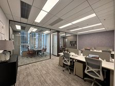 环球港,3/4/13号线金沙江路站稀缺小户型,全新装修