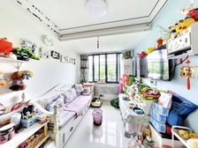 出行100米高速路口 过马路即是地铁 并且是中间楼层 可聊价