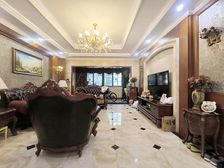 观音桥 嘉凯城北麓官邸六房390万