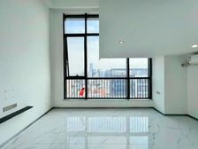 南城精装三房 业主急售带车位出 送全屋家电 楼层好 来电看房