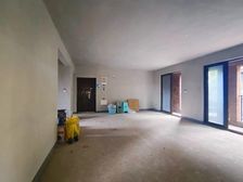 横厅四房双卫真实在售,融创英式风格洋房,朝南朝中庭