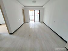 南向看花园不靠高压线有密码看房