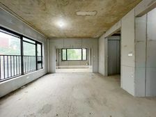 带几 平大露台 皇马郦宫大平层 维护人 看房方便 诚心卖