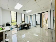 亦庄126平双向采光3房间 周末有空调 可注册 配茶室会议室