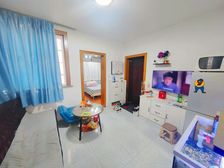 地铁口精装修一室一厅,满五 业主诚心卖,看房随时约