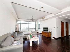 位置大四房,看苏州河景观大平层,地铁三轨交汇,随时看房