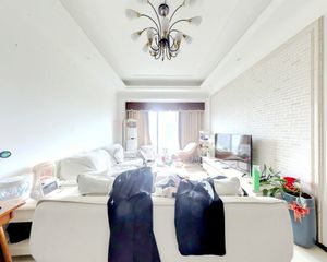 阳光100米娅中心一期 3室1厅 南