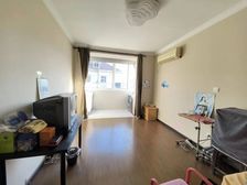 新上,得房率120%,近体育馆地铁4号线,,拎包入住随时看。