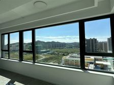 还有 价 三叶草 落地窗 精装入住