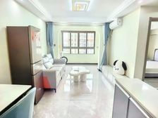 新挂牌,婚房精装修全送,电梯高层,中心位置,单价低