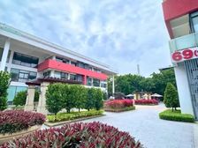 创投小镇临湖大平层一梯一户693平方私密性高拎包办公