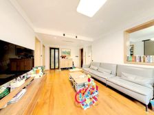 一门六博士 江苏路小学对面 2车位200豪装带大院大套三